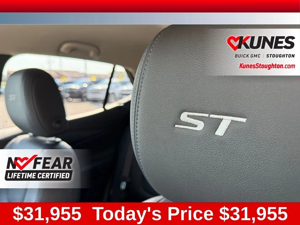 2026 Buick Encore GX Sport Touring photo 16