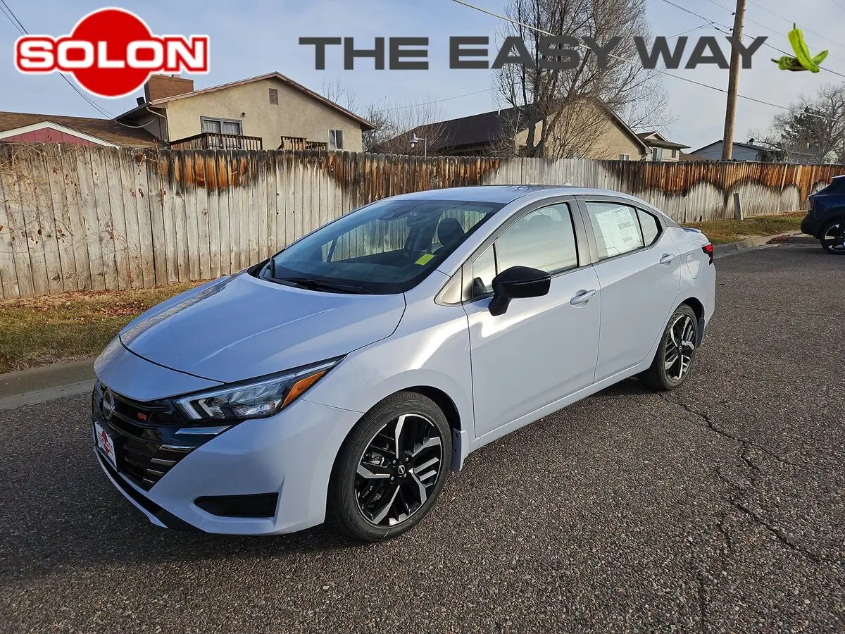 2025 Nissan Versa Sedan SR's photo