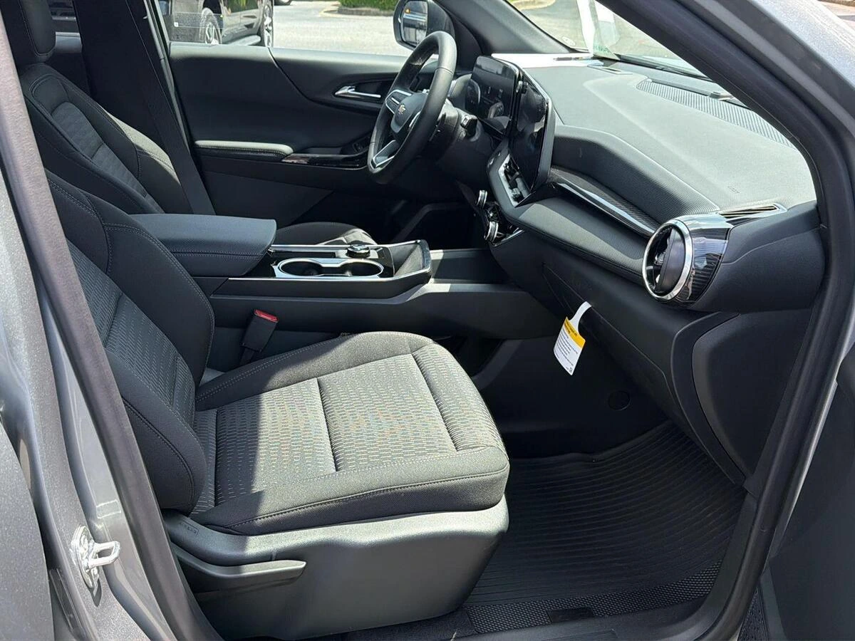 2026 Chevrolet Equinox LT - Photo 13