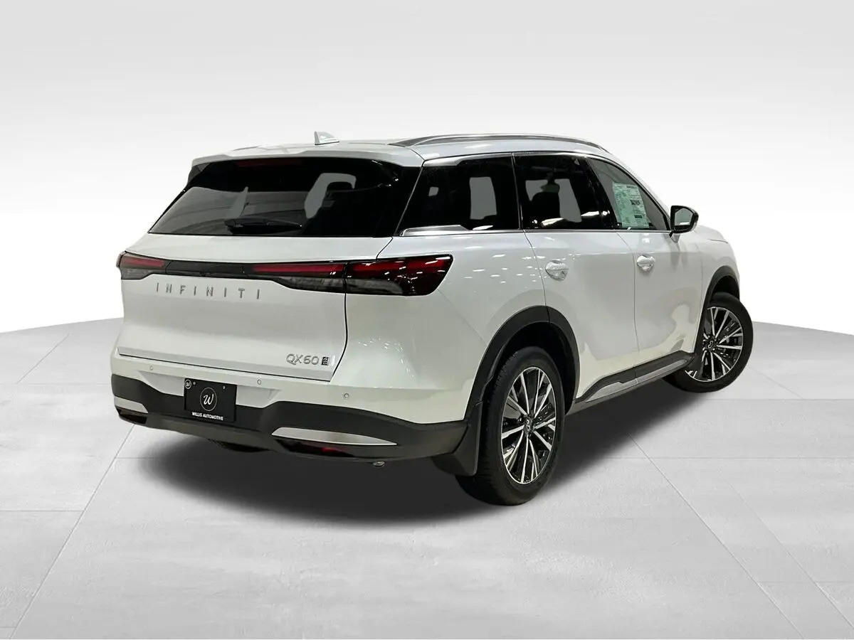 2026 Infiniti QX60 Luxe photo 3