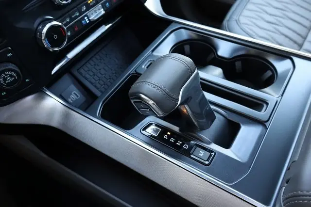 2025 Ford F-150 Platinum photo 11