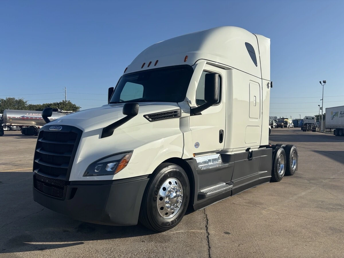 2025 Freightliner Cascadia