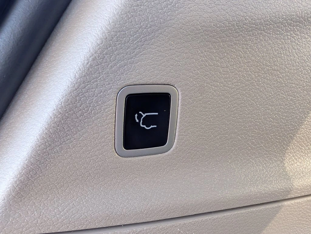 2023 Chrysler Pacifica Hybrid Limited - Photo 11