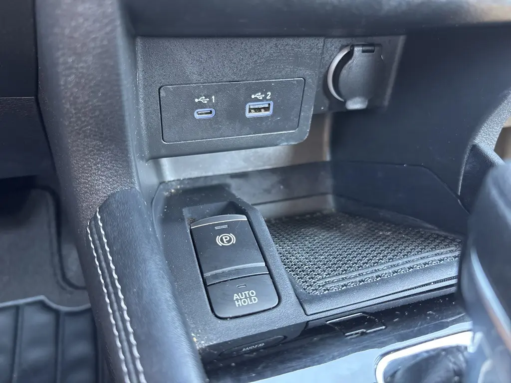 2022 Nissan Kicks SV photo 15