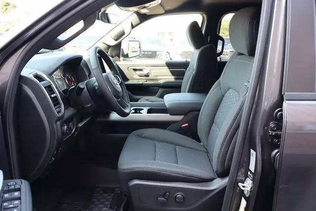 2025 Ram 1500 Big Horn photo 10