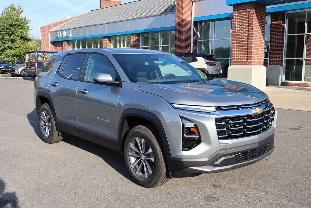 2026 Chevrolet Equinox LT photo 2