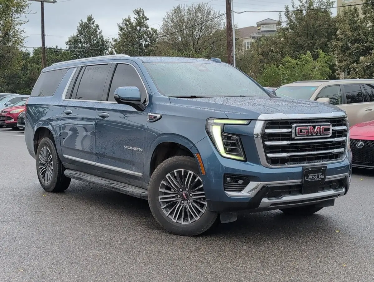 2025 GMC Yukon XL Elevation's photo