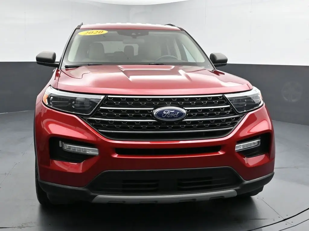 2020 Ford Explorer XLT photo 3
