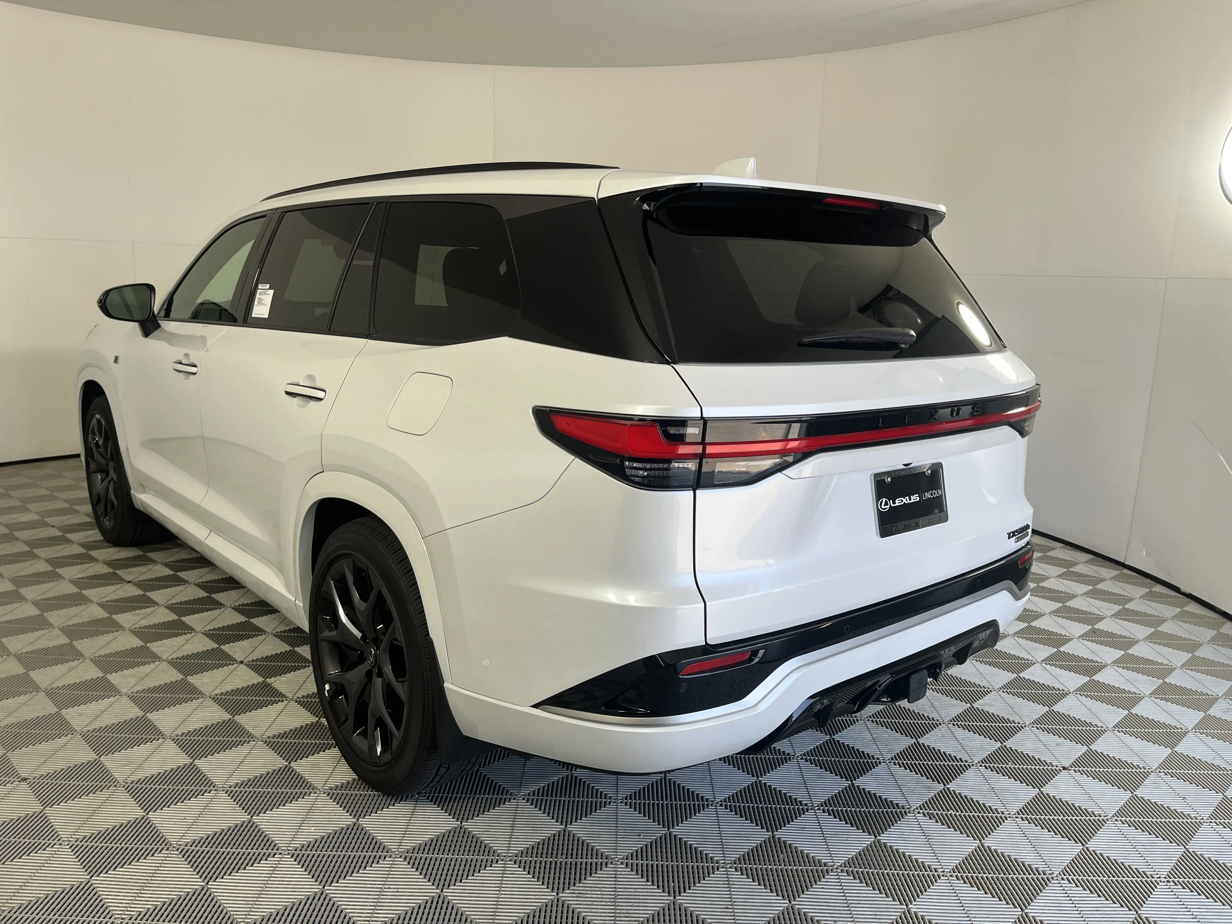 2025 Lexus TX 500h F SPORT Performance Premium photo 6