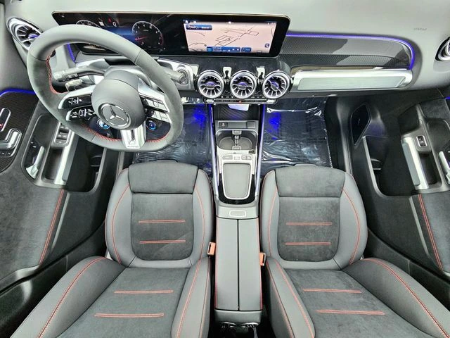 2026 Mercedes-Benz GLB AMG GLB 35 - Photo 24
