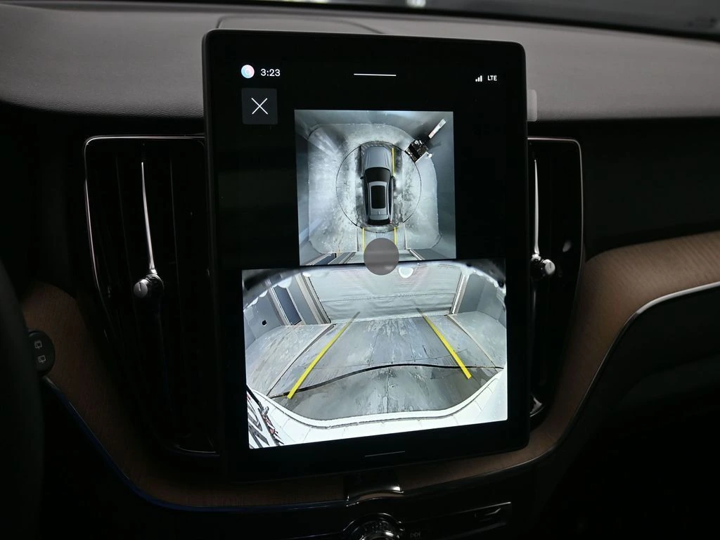 2026 Volvo - image 13