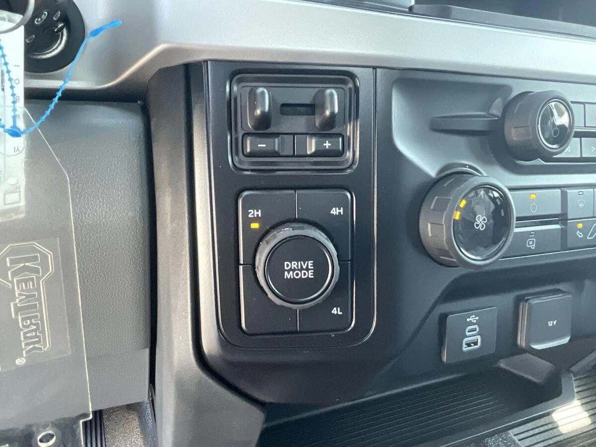 2026 Ford F-350 Super Duty Chassis Cab XL - Photo 19