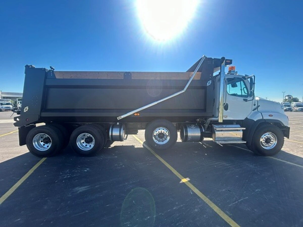 2027 Freightliner 114SD — photo 5