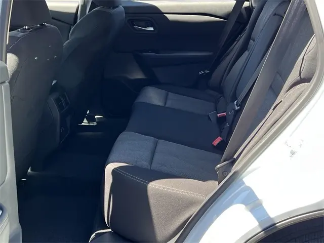 2026 Nissan Rogue SV photo 17