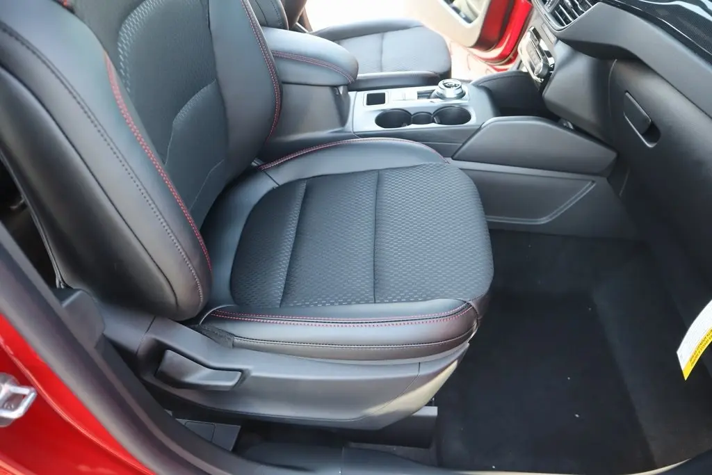 2026 Ford Escape ST-Line photo 13