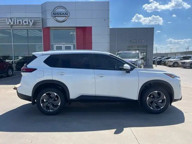 2026 Nissan Rogue SV photo 9