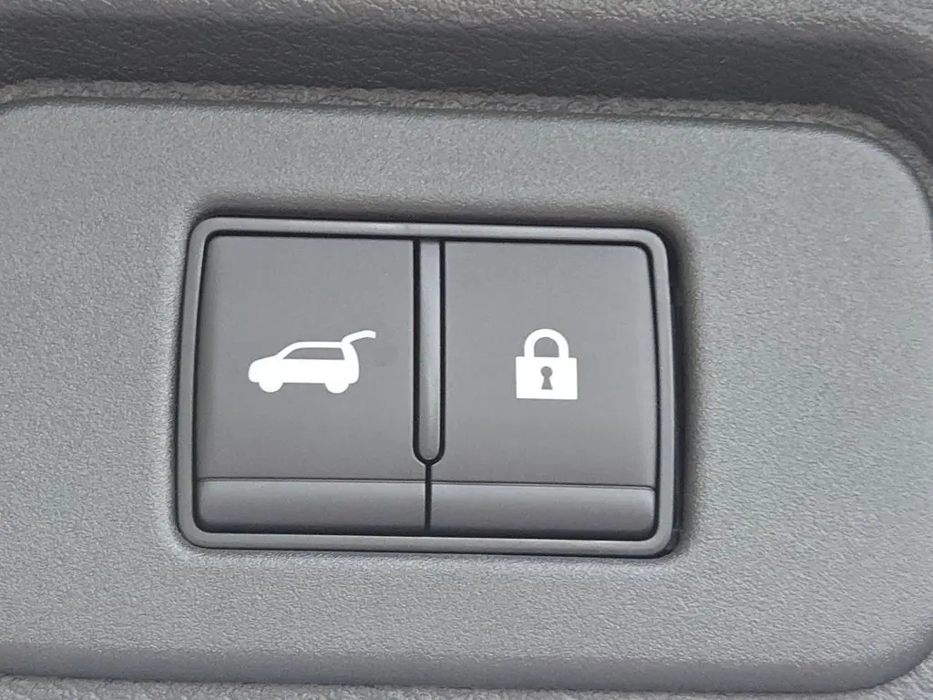 2026 Nissan Rogue Platinum photo 6