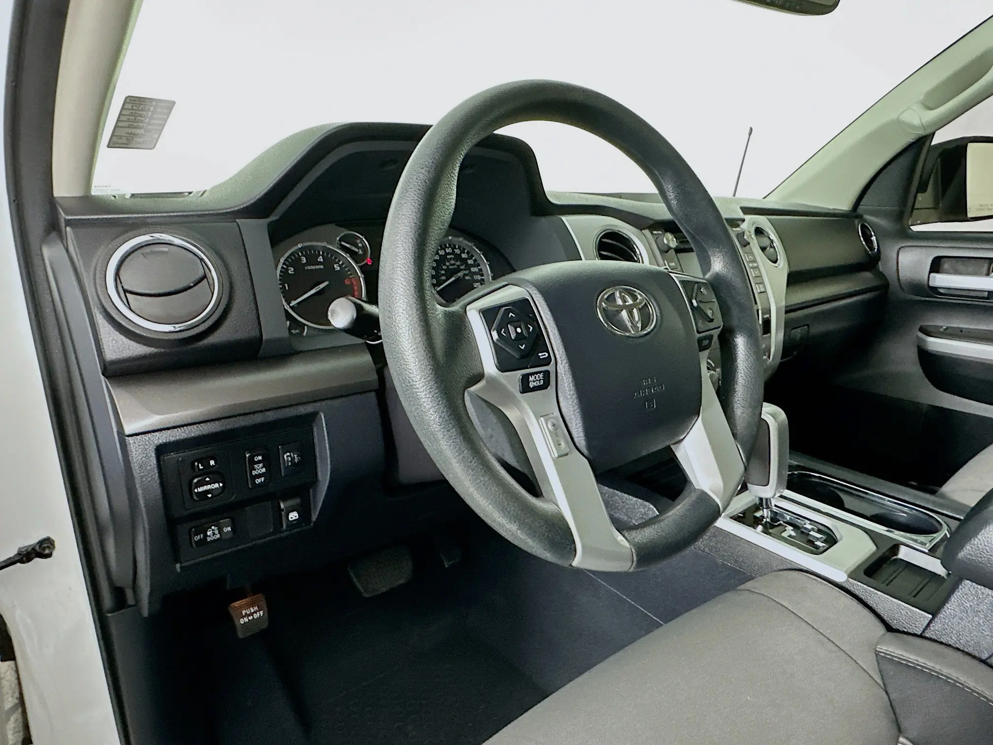 2017 Toyota Tundra SR5 CrewMax photo 20
