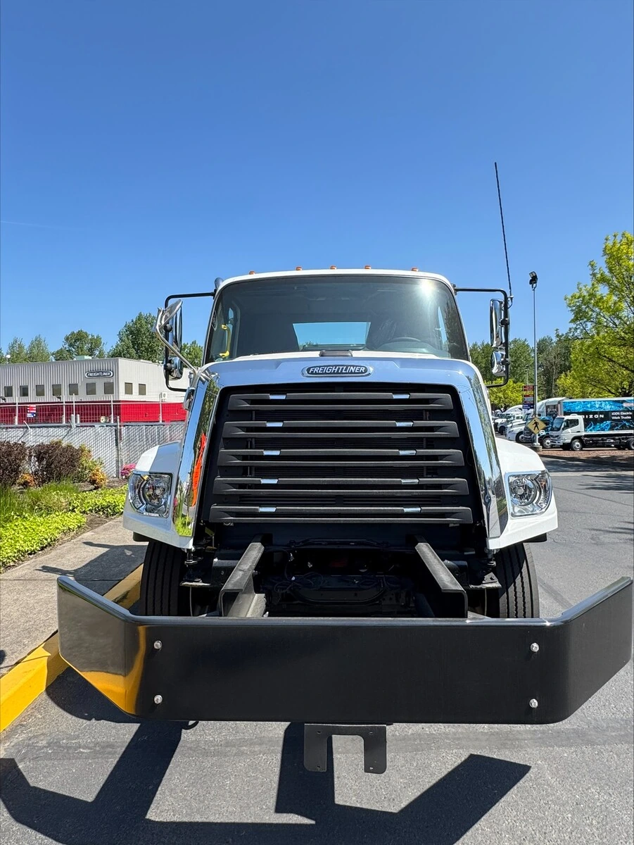 2025 Freightliner 108SD in Portland, OR — photo 5