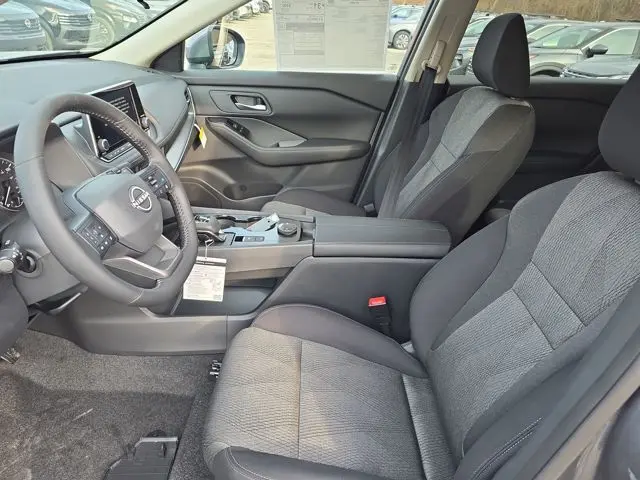 2026 Nissan Rogue SV photo 4