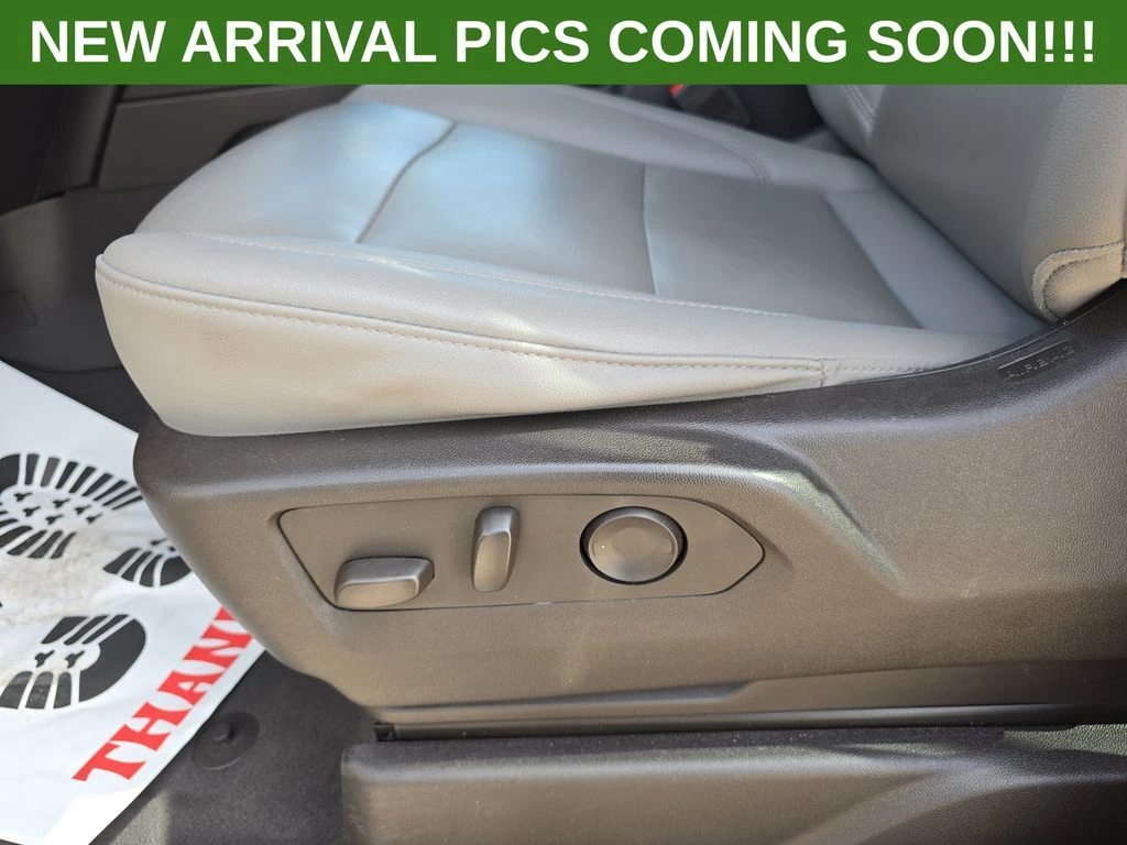 2024 Chevrolet Suburban LT - Photo 30