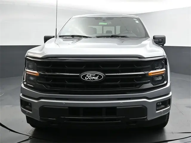 2025 Ford F-150 XLT photo 2