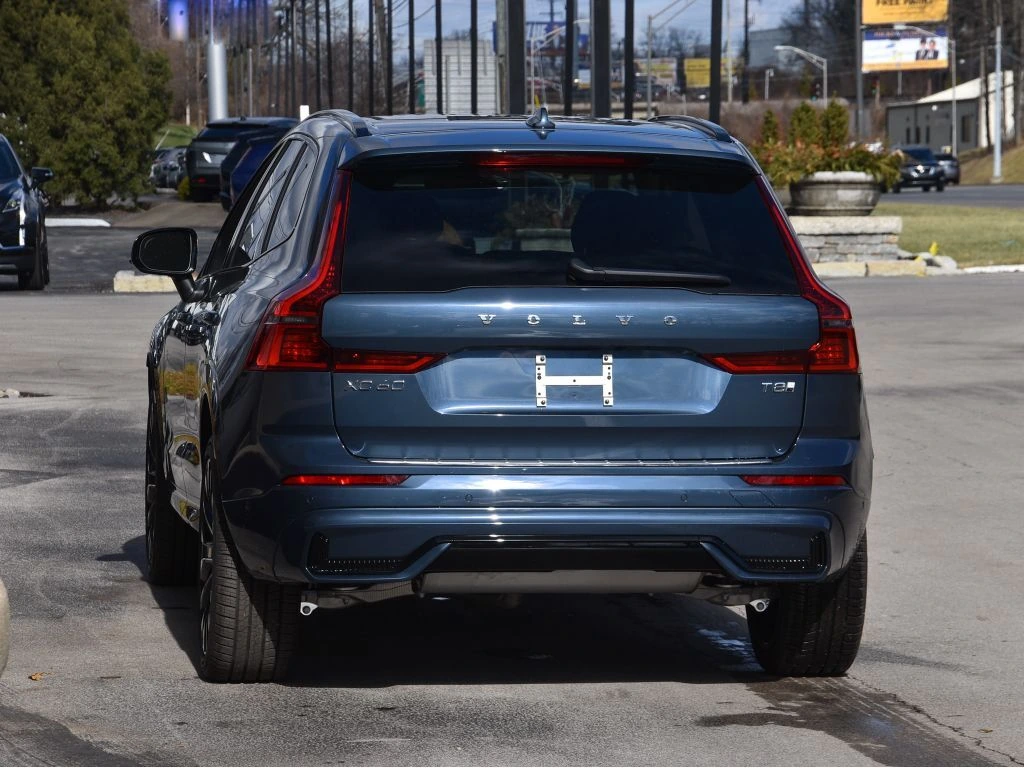 2026 Volvo - image 5