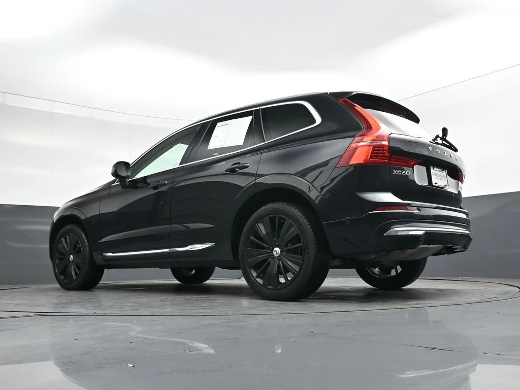 2022 Volvo - image 35