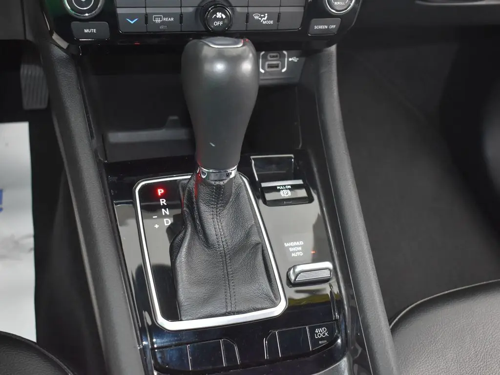 2023 Jeep Compass Latitude photo 15