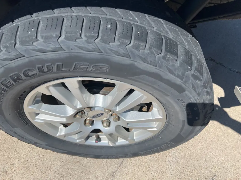 2016 Ford F-150 Lariat photo 13