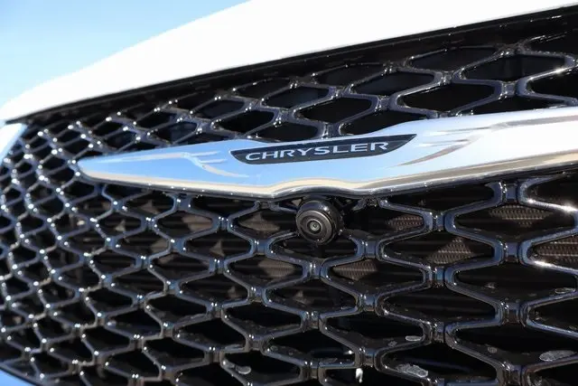 2026 Chrysler Pacifica photo 6