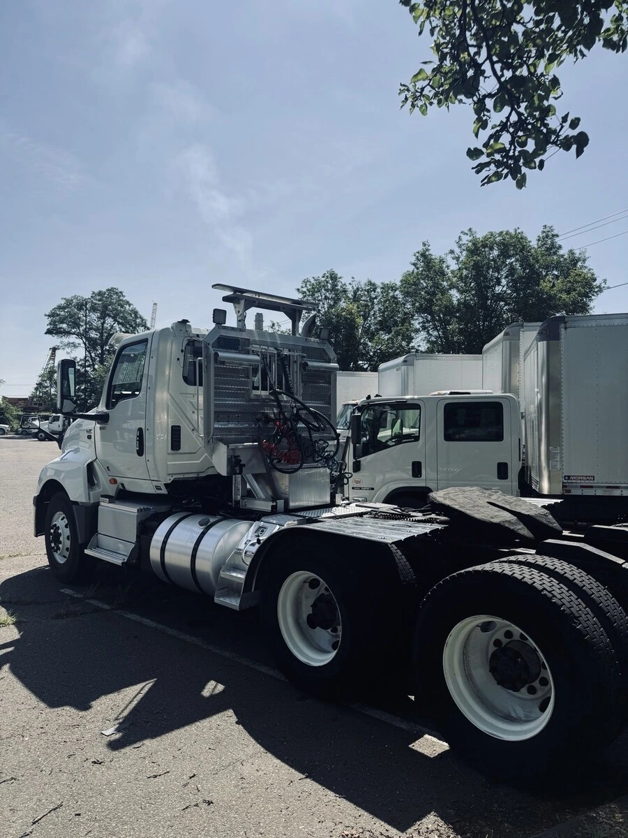 2019 International LT in Bridgeport, CT — photo 3
