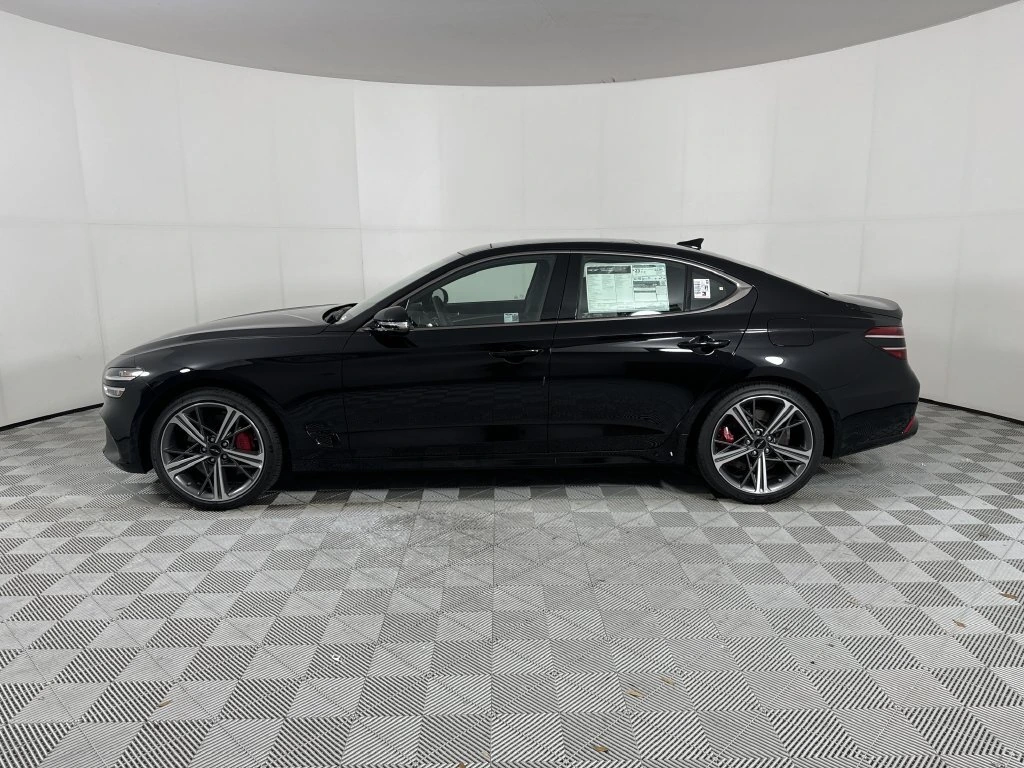 2025 GENESIS G70 Standard - Photo 6