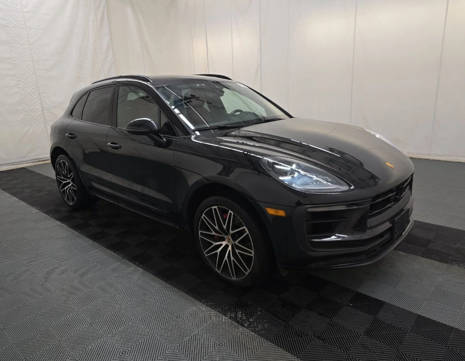 2024 Porsche Macan S's photo
