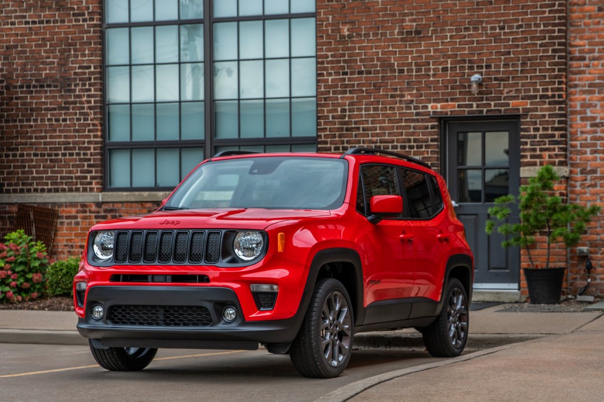 2023 Jeep Renegade Exterior Driver Side Front Angle