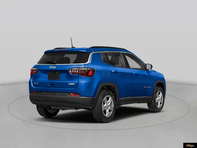 2026 Jeep Compass Latitude photo 2