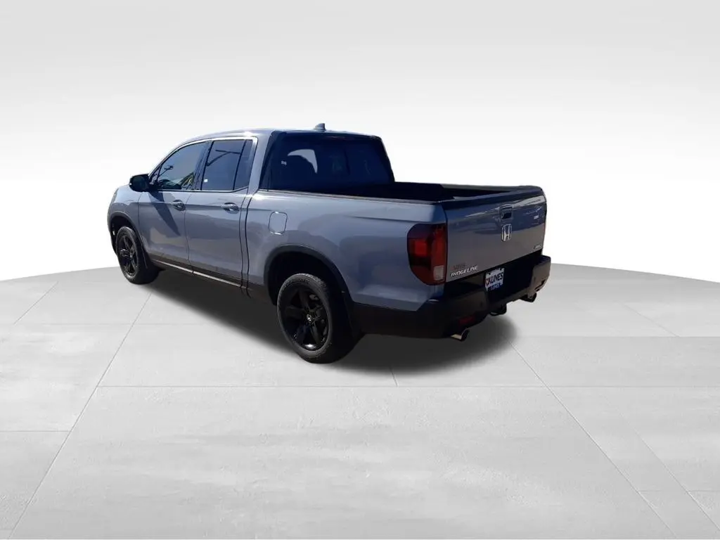 2022 Honda Ridgeline Black Edition photo 3