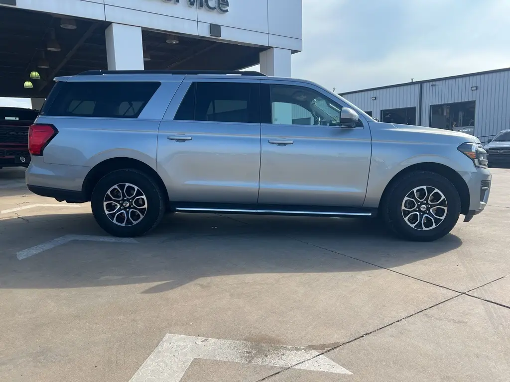 2023 Ford Expedition MAX XLT photo 6