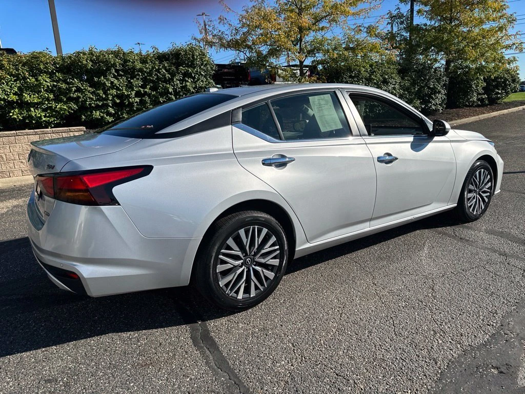 2023 Nissan Altima SV - Photo 15