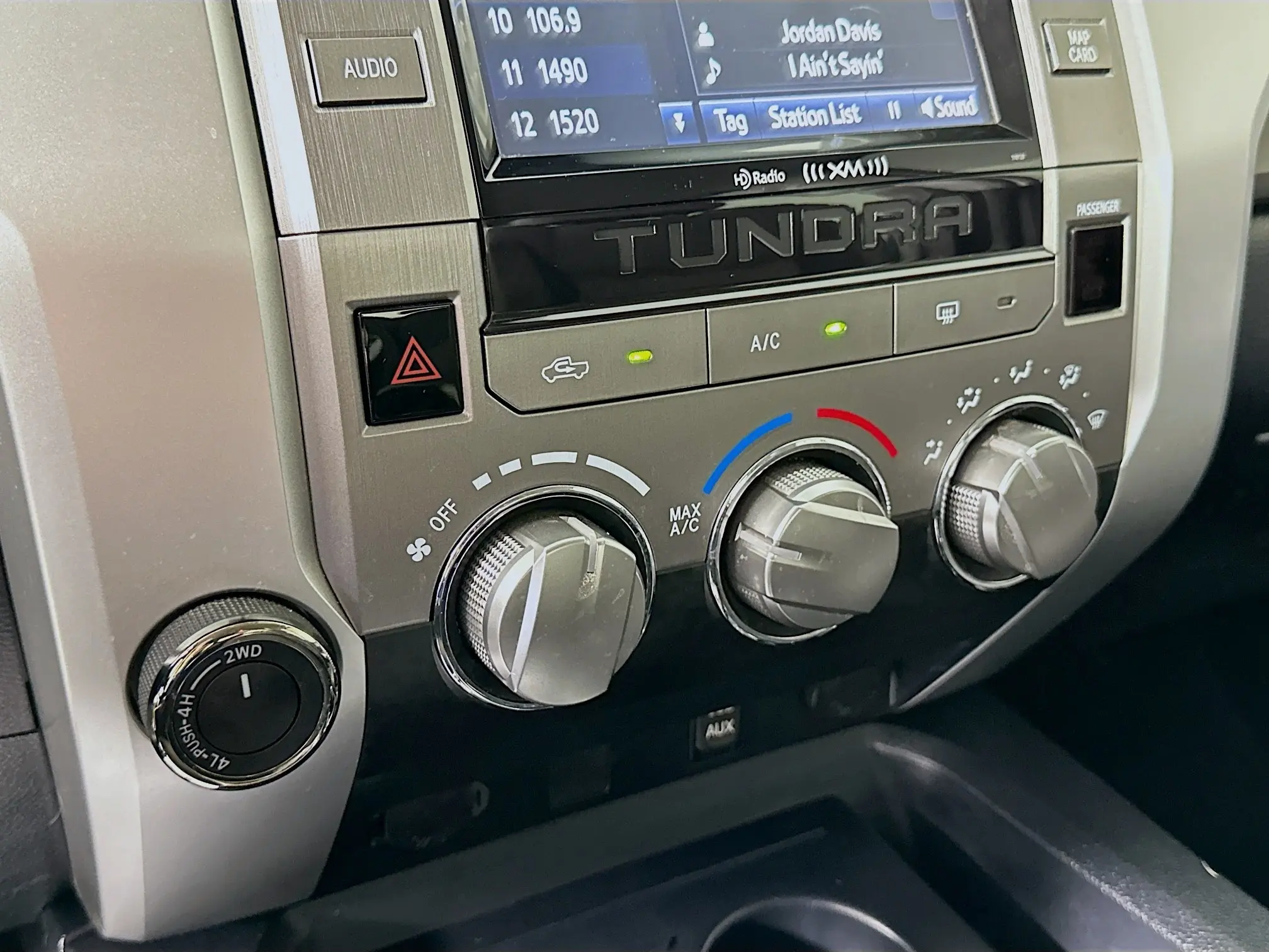 2017 Toyota Tundra SR5 CrewMax photo 28