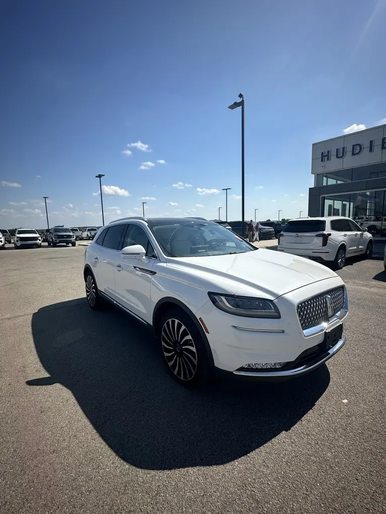2021 Lincoln Corsair Standard photo 2