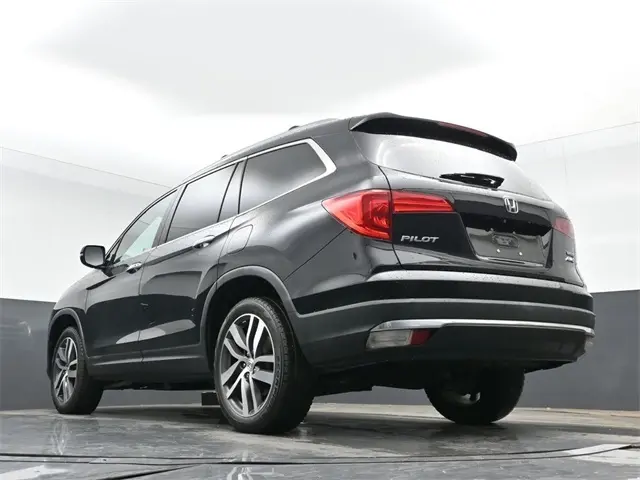 2017 Honda Pilot Touring photo 31
