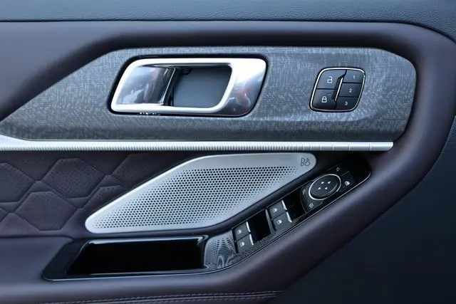 2025 Ford Explorer Platinum photo 23