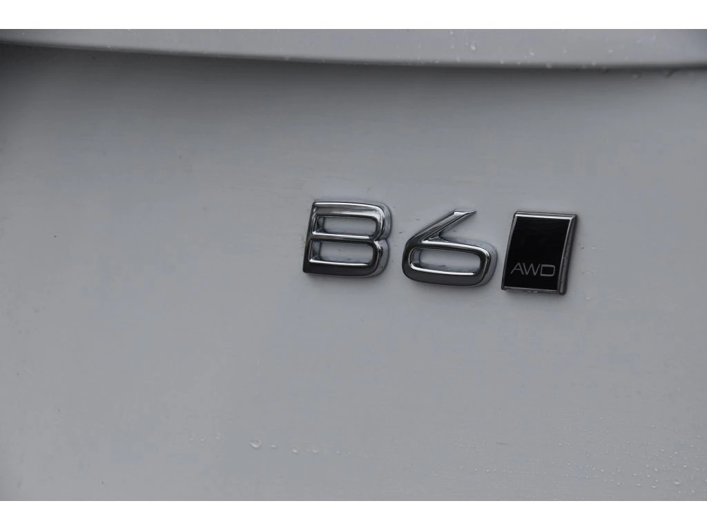 2026 Volvo - image 29