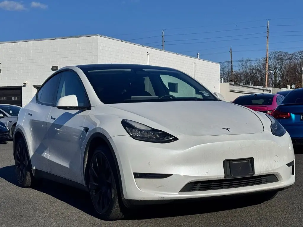 2022 Tesla Model Y Long Range's photo