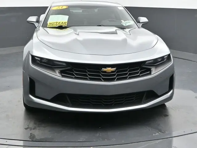 2023 Chevrolet Camaro 1LT photo 3