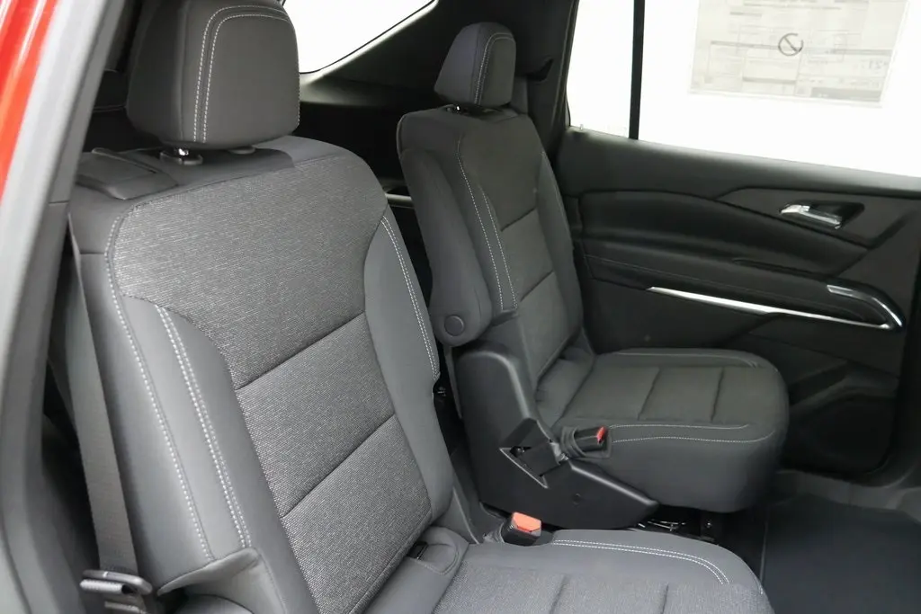 2026 Chevrolet Traverse 2LT photo 19