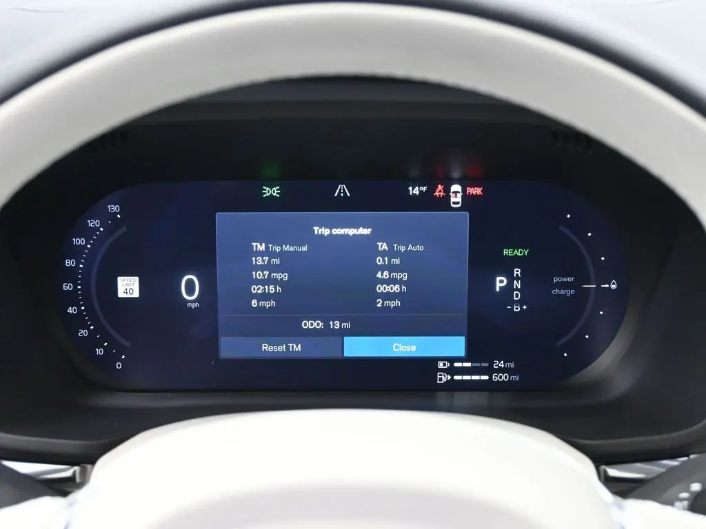 2026 Volvo - image 9