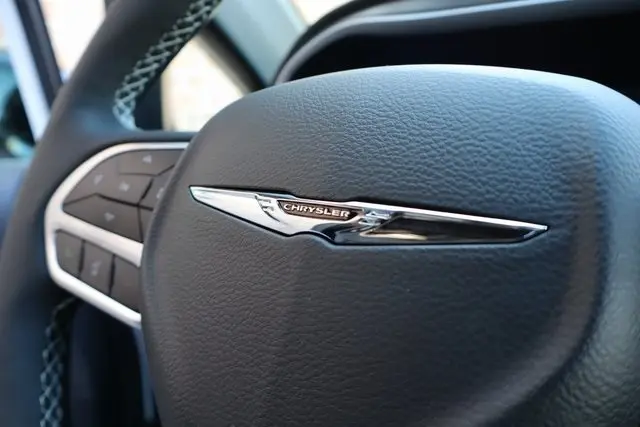 2026 Chrysler Pacifica photo 28