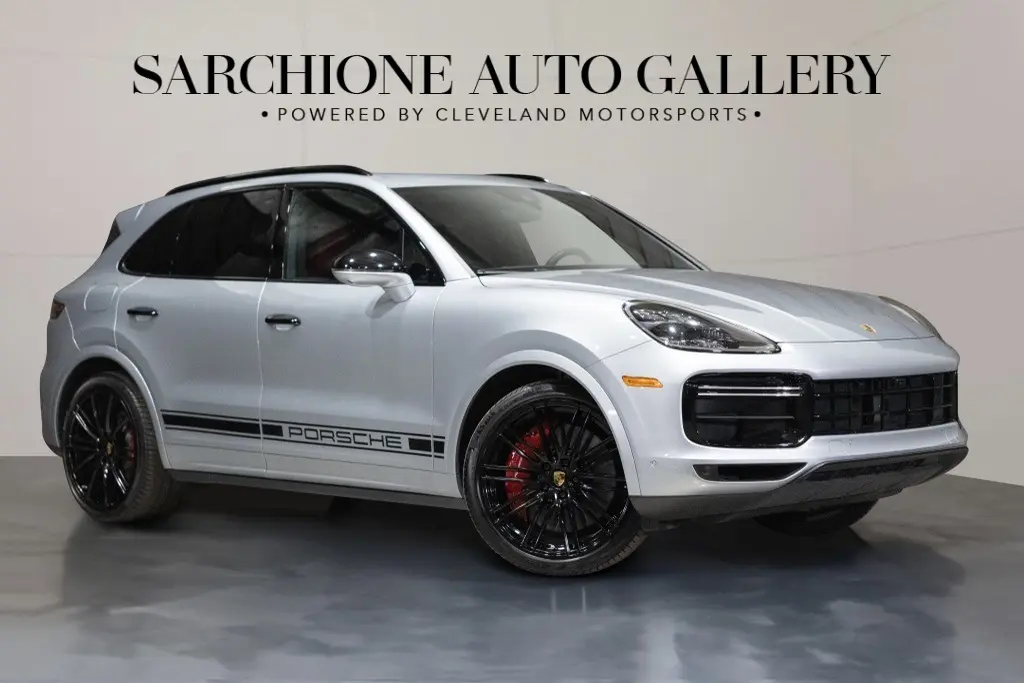 2022 Porsche Cayenne Turbo's photo